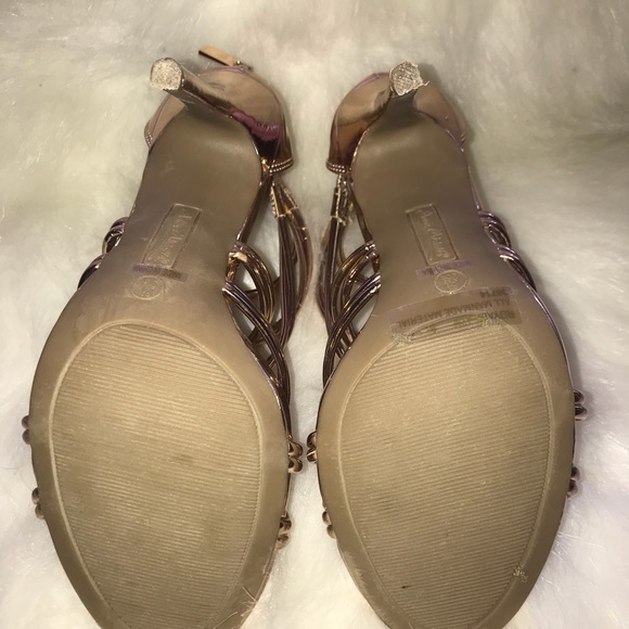 Brand new Miss Lola ( Lola Shoetique) Heels - Picture 7 of 7